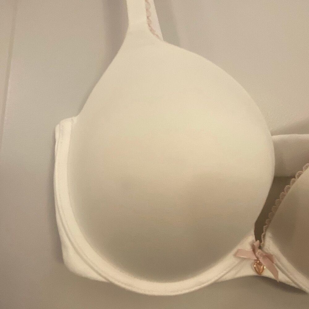 Victoria’s Secret bra, body by Victoria push-up bra size 34DD - Picture 3 of 9